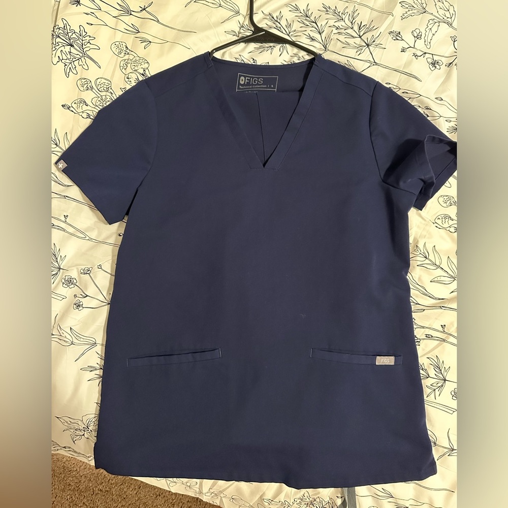 Small navy figs scrubs